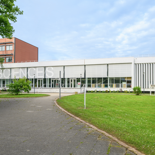 Фредерсдорф-Фогельсдорф, Училище в Фредерсдорфe (Фогельсдорф), Германия